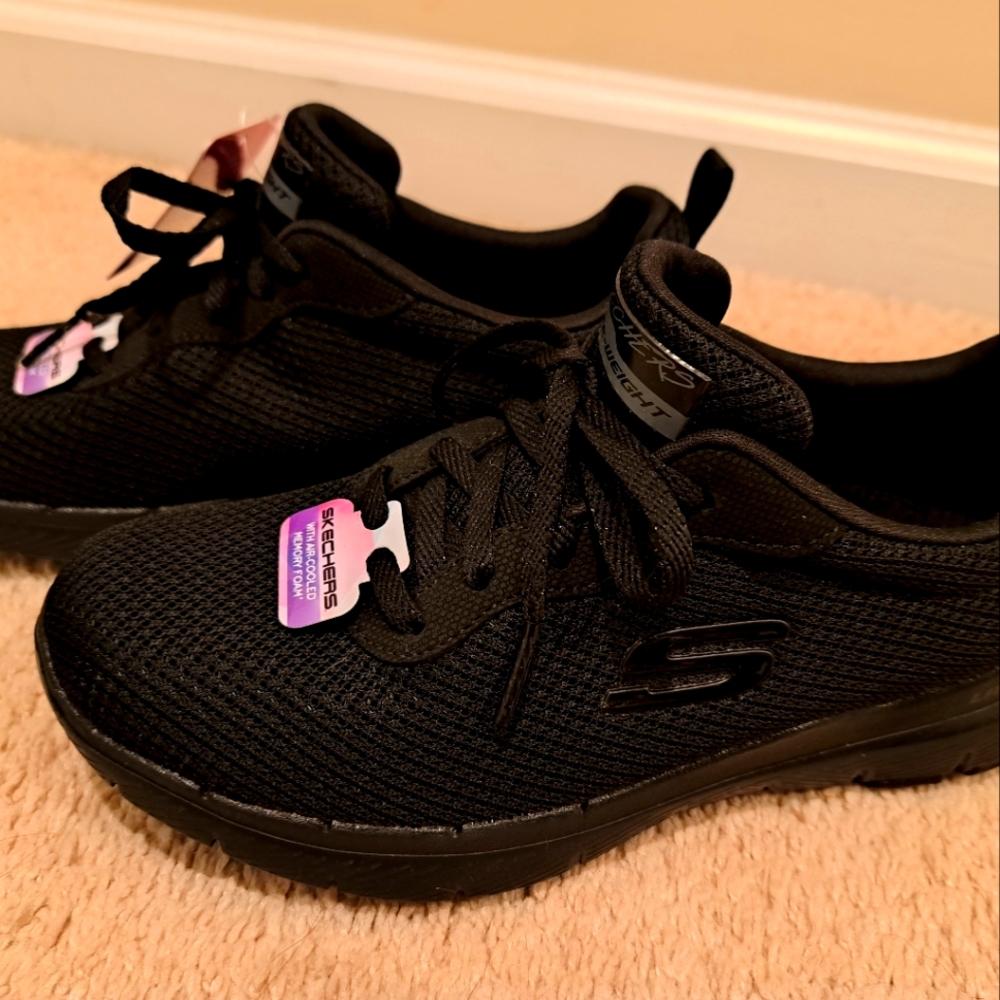 Never Worn Memory Foam Skechers